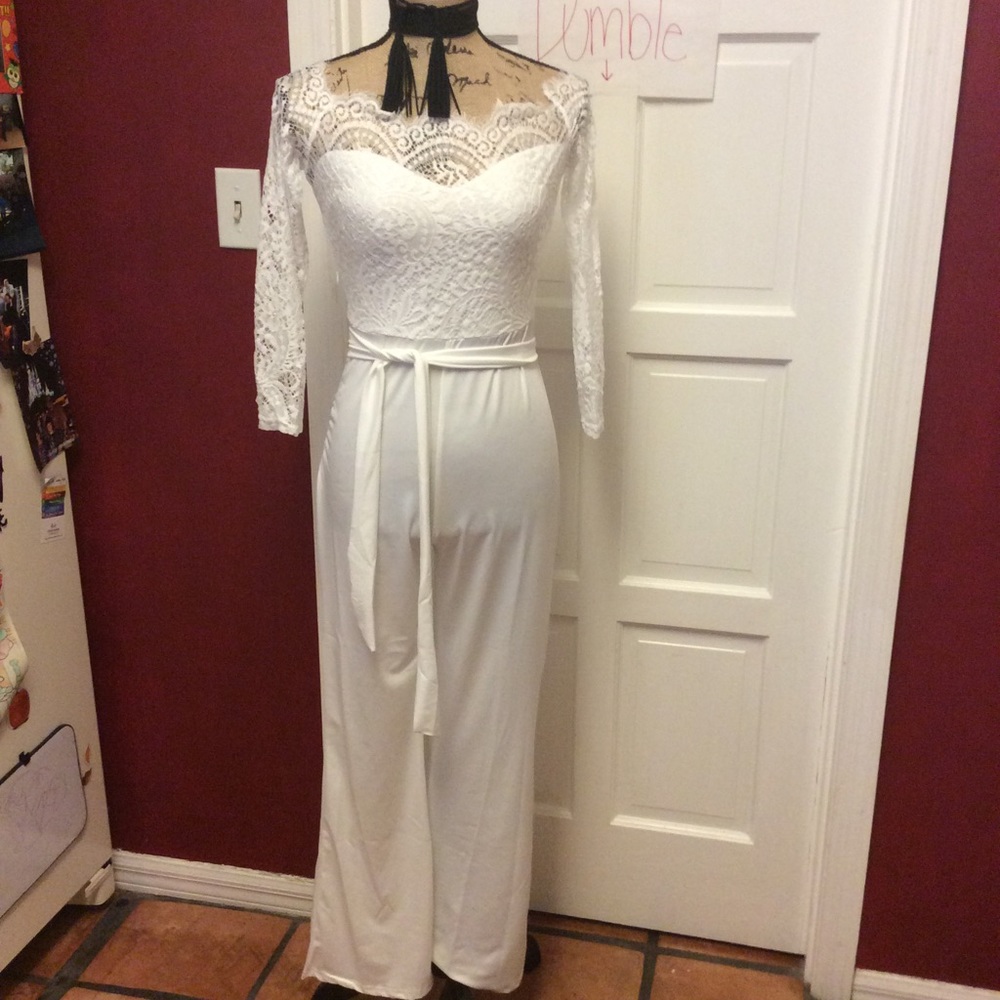 🦉last one🦉gorgeous lace top white jumpsuit - Picture 3 of 7